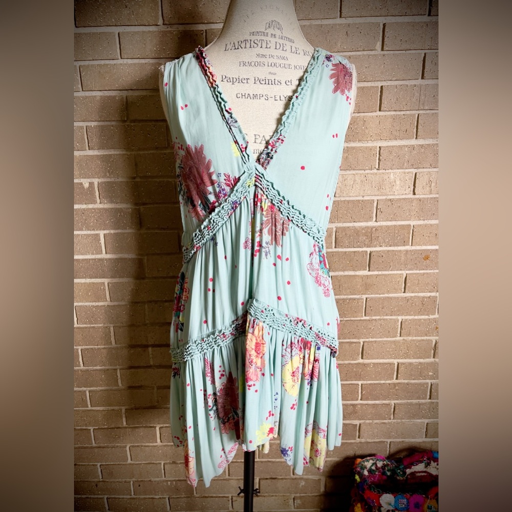 FREE PEOPLE Lovely Blue Floral Print, Gathered Ruffle Detail Tunic Length Cami